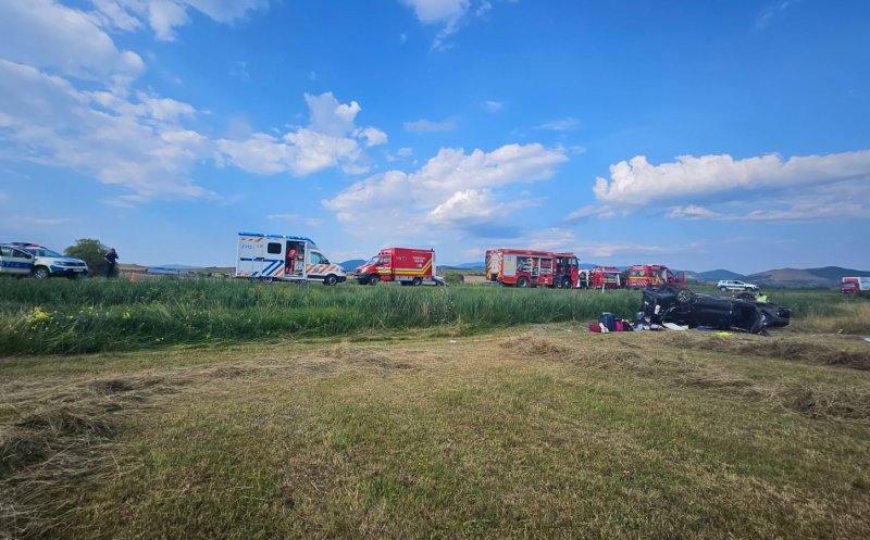 Cum s-a produs accidentul grav din apropiere de Huedin, Cluj. Șase persoane, printre care doi copii, au ajuns la spital