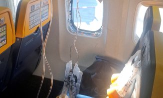 Ryanair, declarație oficială după ce un pasager a fost parțial aspirat printr-un geam spart: ”Avioanele noastre sunt sigure”
