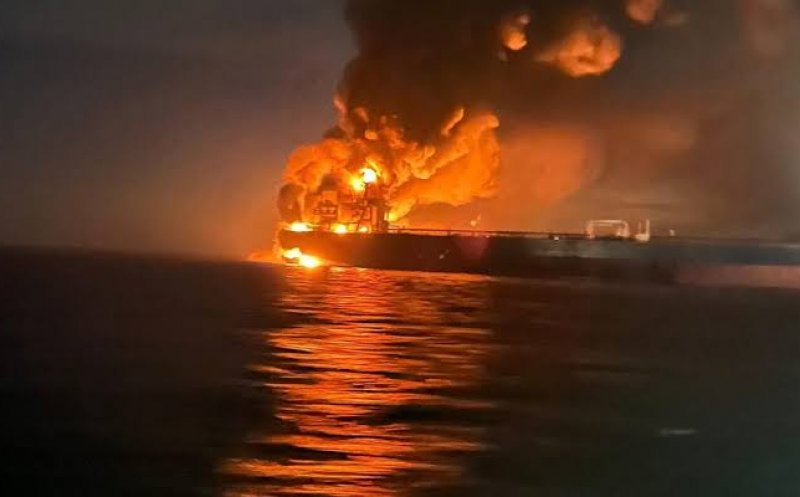 Președintele României, despre petrolierul în flăcări din Marea Neagră: 'Cel mai probabil, parte a războiului Rusiei împotriva Ucrainei'