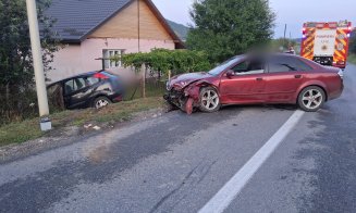 ACCIDENT în Cluj cu mașină proiectată în șanț