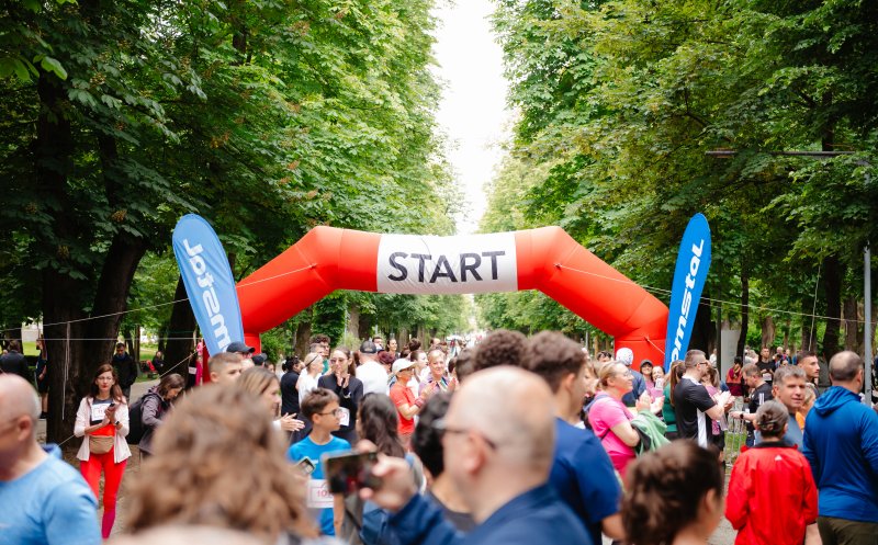 Hai să alergi pentru o cauză care schimbă vieți! Crosul Inimilor Mari strânge fonduri pentru copiii de la Centrul de Îngrijiri Paliative „Sfântul Hristofor”