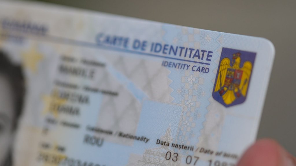 Noi reguli pentru cărțile de identitate de la 1 august. Cine mai poate primi vechiul model de buletin