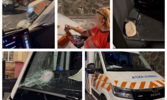 Ambulanță, atacată cu topoarele, bâte și pietre, într-un sat din Cluj
