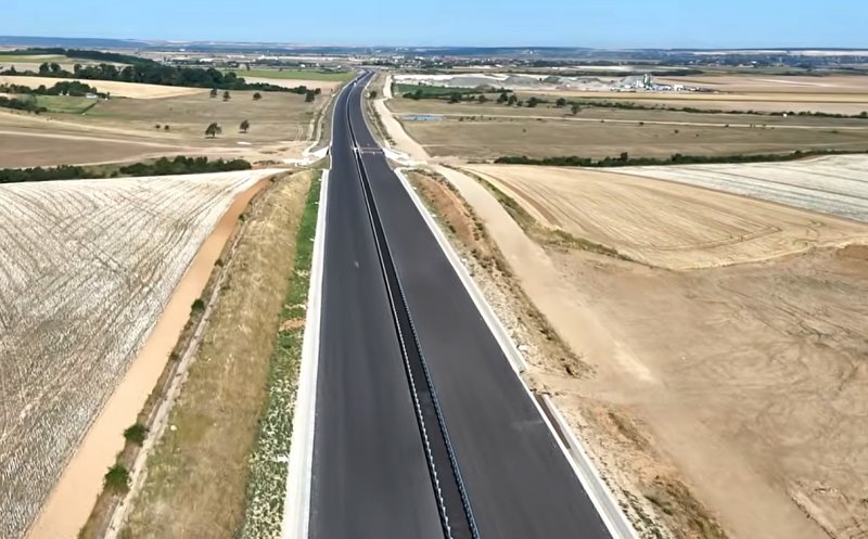 3 km din Autostrada Transilvania se transformă în pistă de avioane