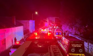 A luat foc o pensiune din Cluj-Napoca / Flăcările s-au extins și al alte locuințe învecinate