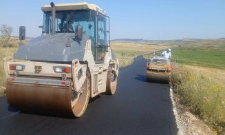 Asfalt „ca în palmă” pe un sector de drum județean din Cluj. Va funcționa ca o mini-centură