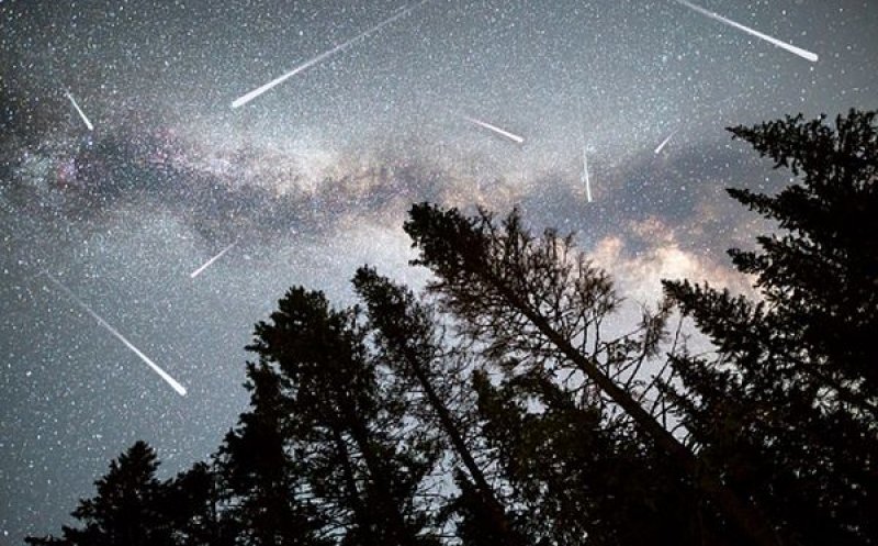 Cu ochii pe cer. Clujenii pot fi martori la două fenomene astronomice deosebite - eclipsa parțială de soare și perseidele