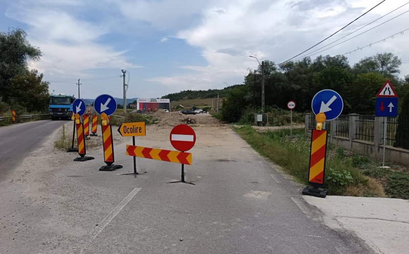 Vechiul pod din localitatea Mica a fost demolat și va fi construit unul nou / Cum se va desfășura circulația