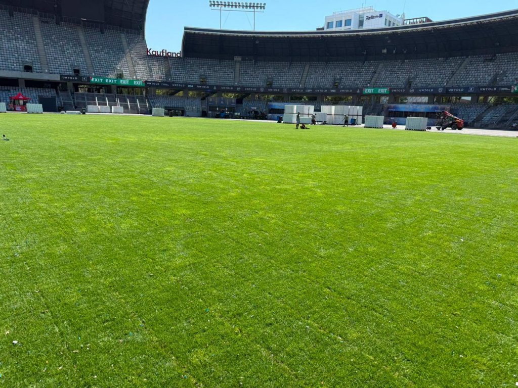 Gazonul de pe Cluj Arena îi așteaptă pe jucătorii Universității: "Arată bine în proporție de 98%"