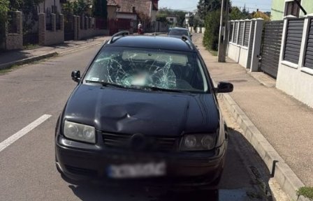 Accident grav la Turda: un tânăr de 20 de ani a ajuns cu mașina pe trotuar și a lovit un pieton. Șoferul a fugit de la fața locului