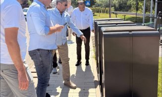 Gilăul modernizează transportul public: 13 stații inteligente, alimentate solar, instalate în comună