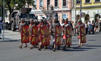 Militarii au defilat în centrul Clujului, la 110 ani de la înființarea Armatei a 4-a de Nord