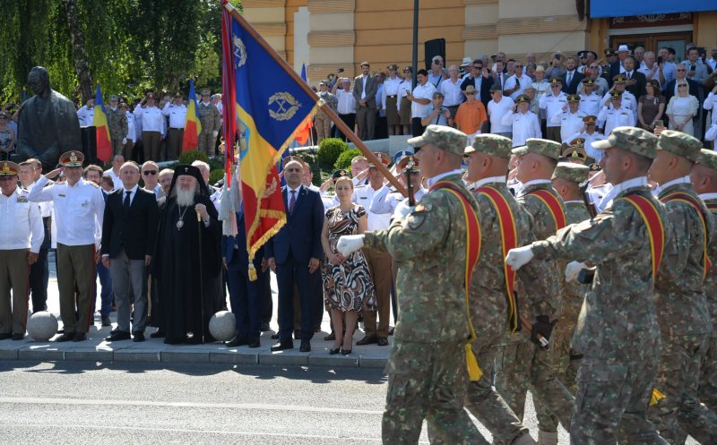 Ministrul Apărării, prezent la parada militară din centrul Clujului