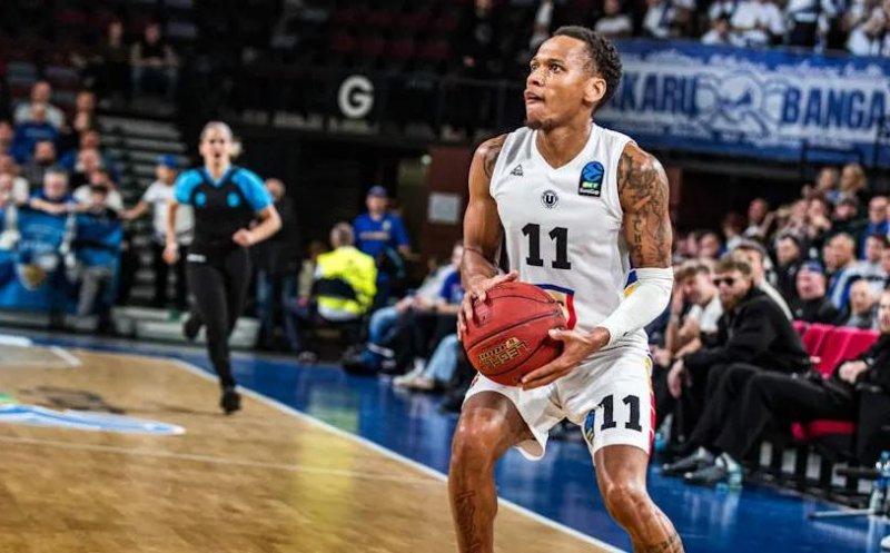 Daron Russell, prezentat oficial la noua sa echipă. Fostul jucător de la U-BT va evolua în Euroligă