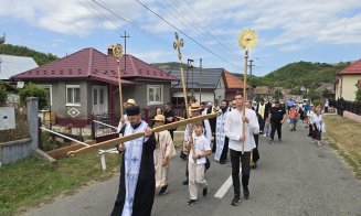 Mitropolitul Andrei a condus pelerinajul de la Gherla la Nicula, în ajunul Adormirii Maicii Domnului