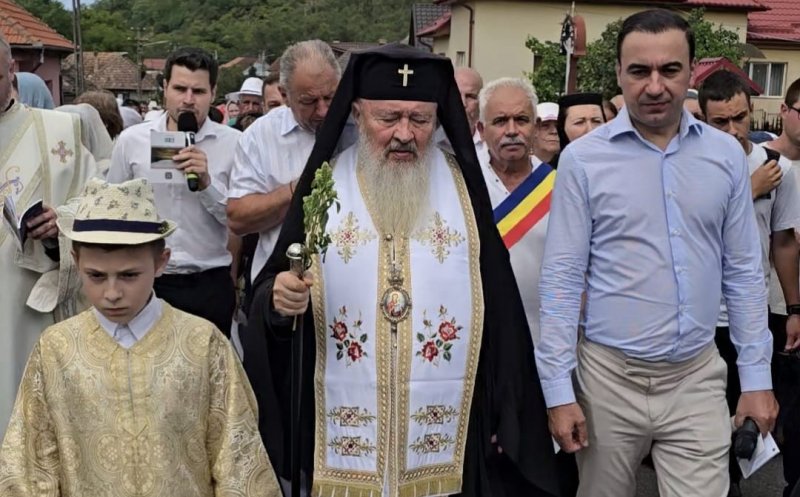Mitropolitul Andrei a condus pelerinajul de la Gherla la Nicula, în ajunul Adormirii Maicii Domnului