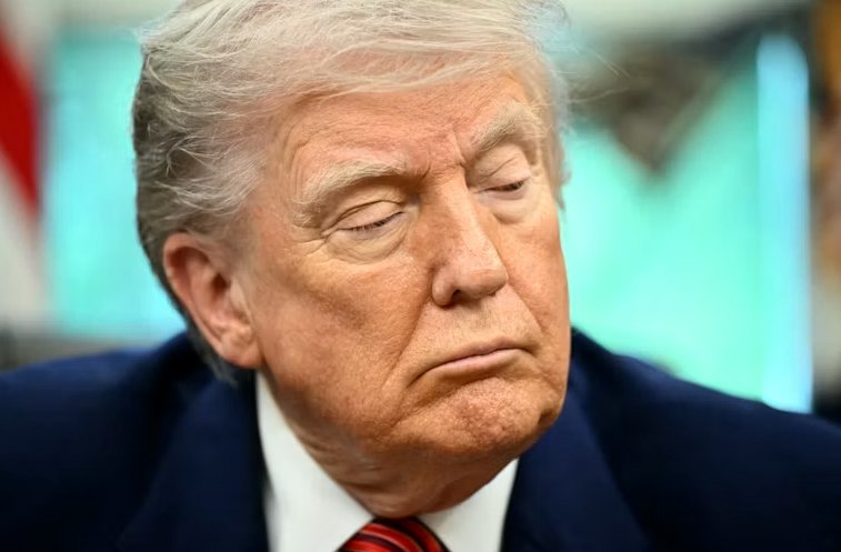 Popularitatea lui Donald Trump în SUA, în cădere liberă. Niciodată nu a avut un procent de susținere atât de mic