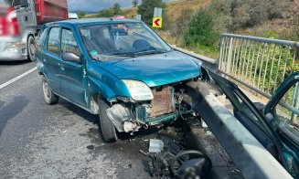 Accident GRAV pe un drum din Cluj: un șofer de 71 de ani a pierdut controlul volanului și a ajuns în parapet. Ce spun polițiștii