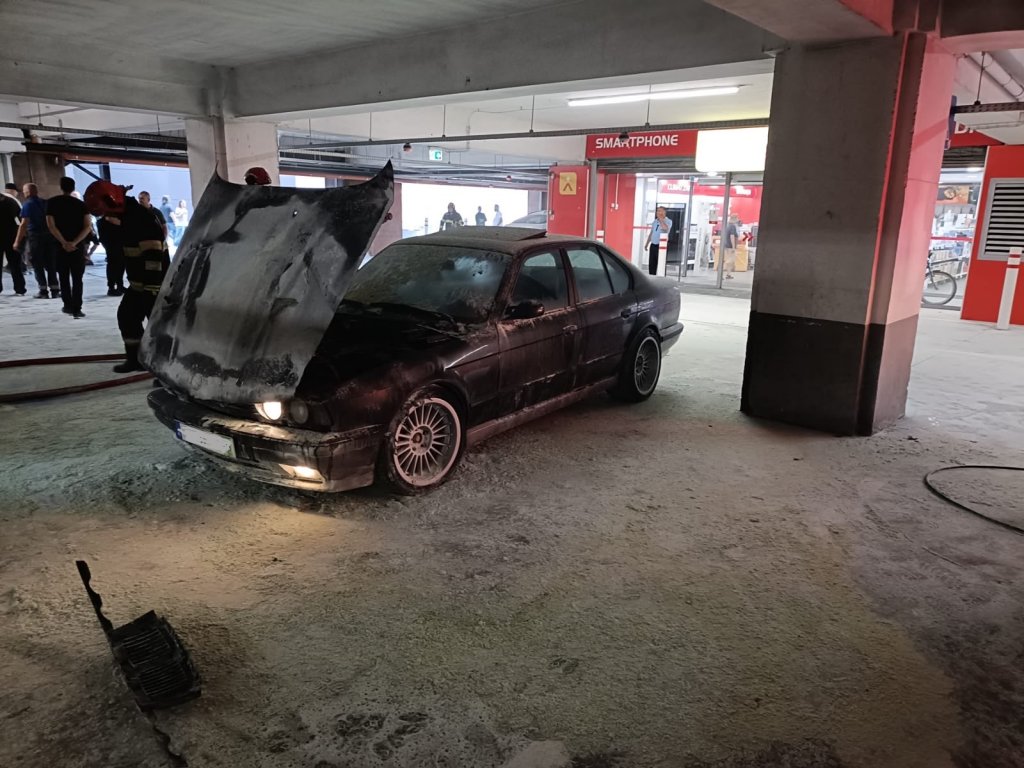 Incendiu într-o parcare subterană de pe strada Vaida Voievod din Cluj-Napoca