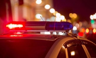 Haos pe străzile din Cluj-Napoca. Doi bărbați au urmărit o mașină în trafic, au furat-o și l-au bătut pe șofer