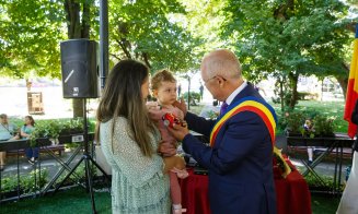 Zeci de căsătorii în acest weekend la Cluj-Napoca. Primarul Boc, prezent la datorie