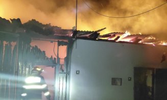 Incendiu puternic într-o localitate din Cluj. Două persoane au primit îngrijiri medicale