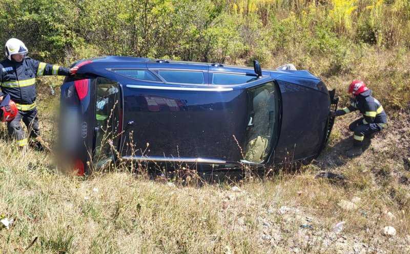 Autoturism răsturnat pe centura Vâlcele–Apahida. Un bărbat a primit îngrijiri medicale