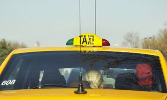 Scene șocante pe o stradă din Cluj-Napoca: o tânără ar fi fost agresată și jefuită într-un taxi. Suspectul a încercat să fugă din țară