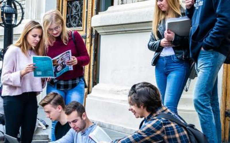 UBB Cluj organizează o tabără gratuită pentru studenți. Cinci zile pentru orientare și dezvoltare profesională, la Baru