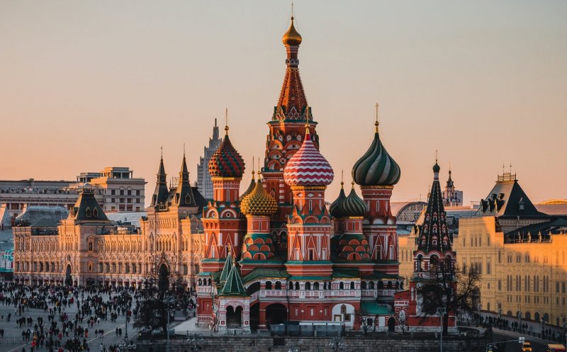 Rusia declară „persona non grata” un angajat al Ambasadei României la Moscova