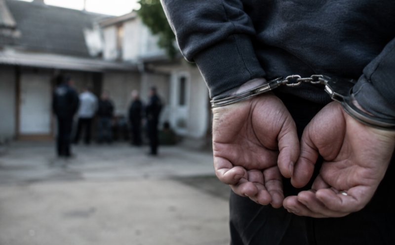 Filmului scandalului dintr-o familie din Cluj, refăcut de procurori: și-ar fi lovit fratele cu un par, apoi și-ar fi amenințat cumnata cu moartea