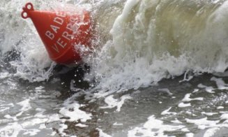 Tragedie pe litoral: un bărbat a fost scos de trei ori din mare. A patra oară, salvamarii nu au mai putut să-l salveze