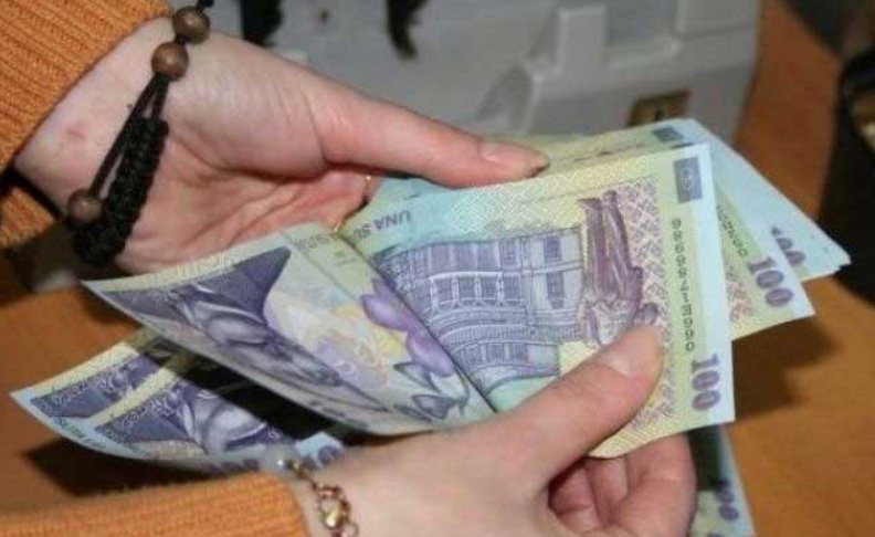 Clujeancă de 58 de ani, arestată preventiv după ce ar fi furat 17.200 de lei din locuința unui bărbat