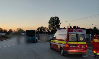 ACCIDENT în județul Cluj. Impact între o autoutilitară și un autobuz / A intervenit descarcerarea