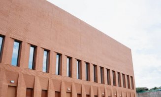 IMAGINI cu cel mai nou muzeu din România construit de la zero în Florești / Cetățenii îi transmit primarului ce investiții sunt necesare în comună