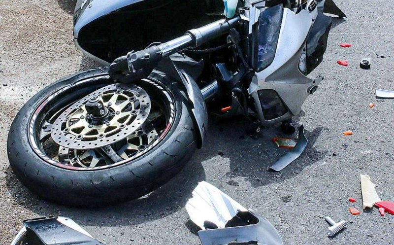 Cum s-a produs accidentul rutier din Topa Mică, Cluj, în urma căruia o motociclistă a ajuns la spital în stare critică