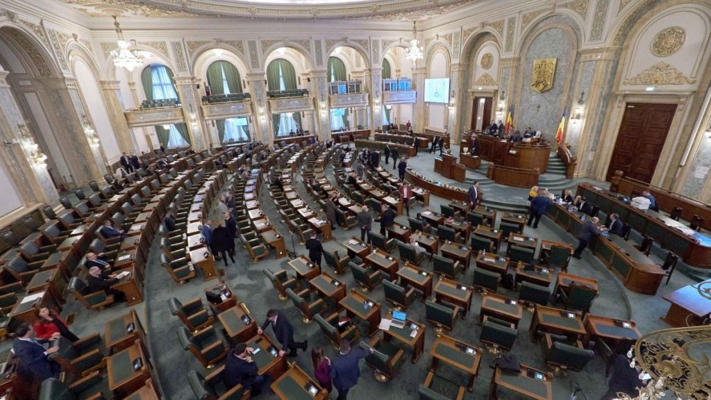 Soarta dublei admiteri la liceu se decide astăzi în Senat. Examenul suplimentar a intrat deja în vigoare