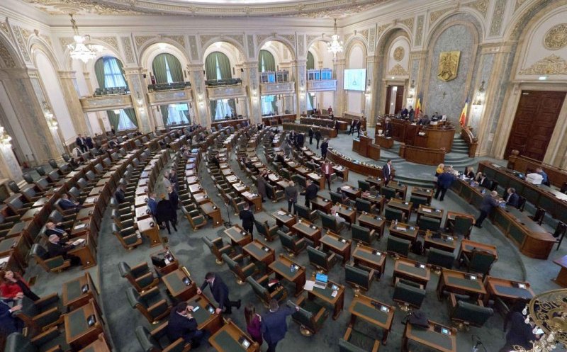 Soarta dublei admiteri la liceu se decide astăzi în Senat. Examenul suplimentar a intrat deja în vigoare