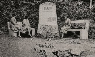 Un moment de odihnă la Fântâna Bilașku (azi Izvorul Bilașcu) din Pădurea Făget, în anul 1931