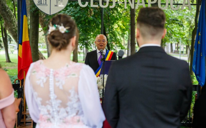 Zeci de căsătorii în acest weekend la Cluj-Napoca. Primarul Boc, la datorie