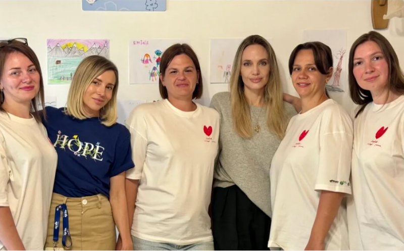 Angelina Jolie, în Ucraina cu fiul ei. Ce au văzut într-un oraș lovit aproape zilnic de atacuri