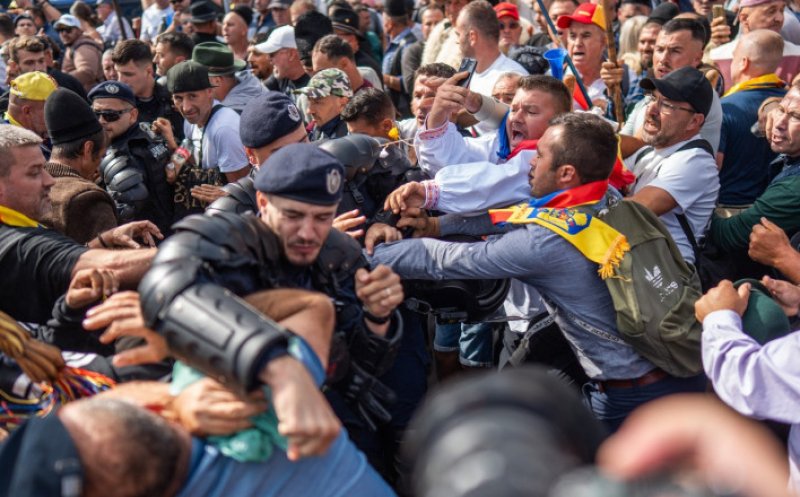 Au fost arestați pentru 30 de zile încă 4 instigatori de la protestul violent din Piața Victoriei