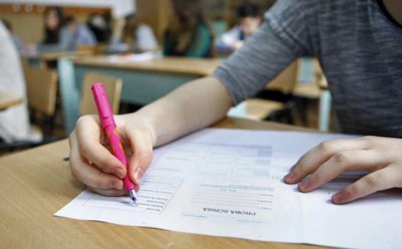 Evaluarea Națională ar putea avea subiecte schimbate din 2028