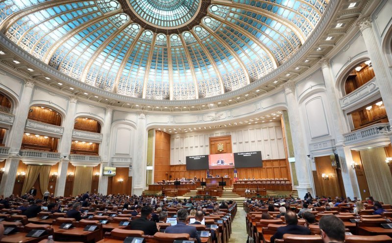 Misiune aproape imposibilă pentru Guvernul Mureșan după decizia PSD. Câte voturi îi lipsesc