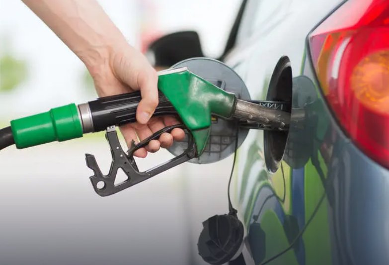 GATA! Benzina a trecut pragul psihologic de 10 lei/litru. Motorina costă aproape 11 lei/litru