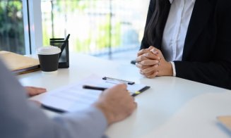 Nu le mai ajung banii! Tot mai mulți români își caută un al doilea job. Cât se câștigă la part-time