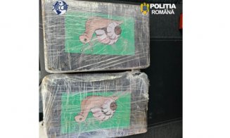 Intervenție în forță la Cluj: doi traficanți, puși la pământ de mascați și arestați după o tranzacție cu 2 kg de cocaină