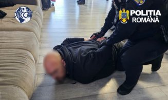Intervenție în forță la Cluj: doi traficanți, puși la pământ de mascați și arestați după o tranzacție cu 2 kg de cocaină