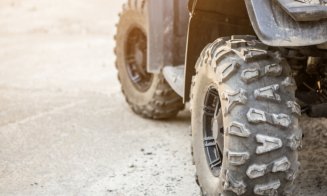 A ieșit la plimbare cu ATV-ul, dar s-a ales cu dosar penal. Ce au descoperit polițiștii clujeni în urma unui control de rutină