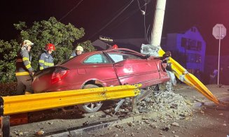 Accident grav la Cluj-Napoca. Un șofer și-a pierdut viața după ce a intrat cu mașina într-un stâlp